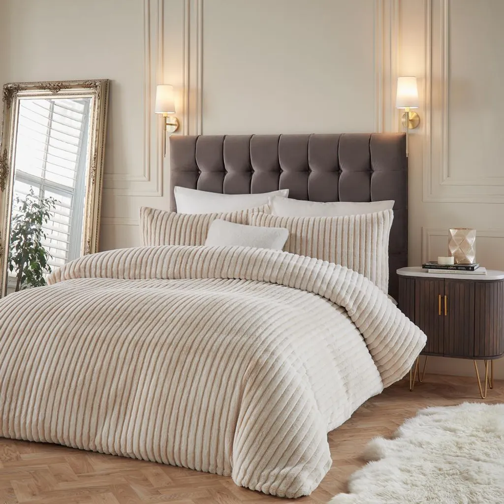Parure de Lit Fausse Fourrure Champagne King Size - Style Rayures