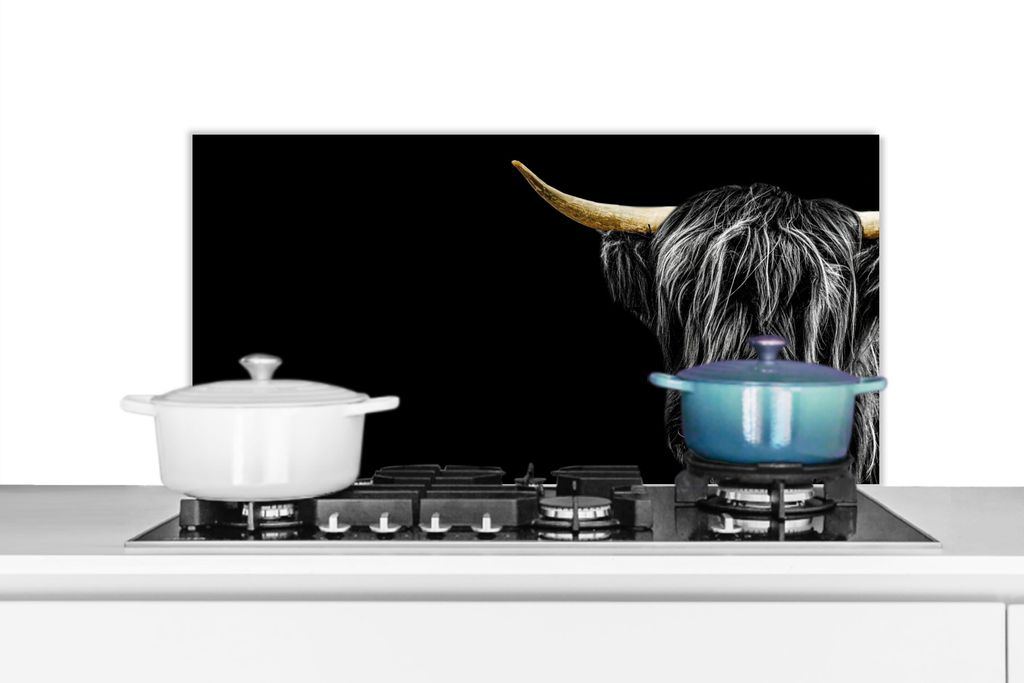 KitchenYeah Spritzschutz Küche - Küchenrückwand - Wandschutz für Herd und Spüle - Schottisches Hochlandrind - Schwarz - Gold - Horn 90x45 -...