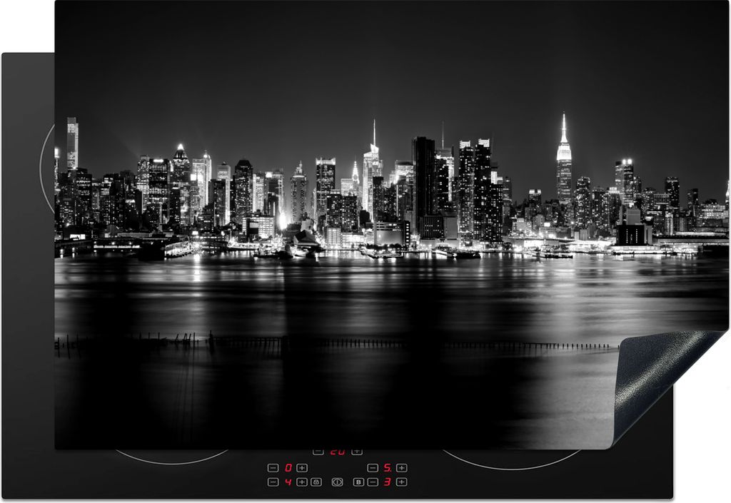 KitchenYeah Herdabdeckplatte Reflektierte Skyline von New York - schwarz und weiß , 76x51cm, Küche Deko, Glaskeramikkochfeld Herdabdeckung, Abd...