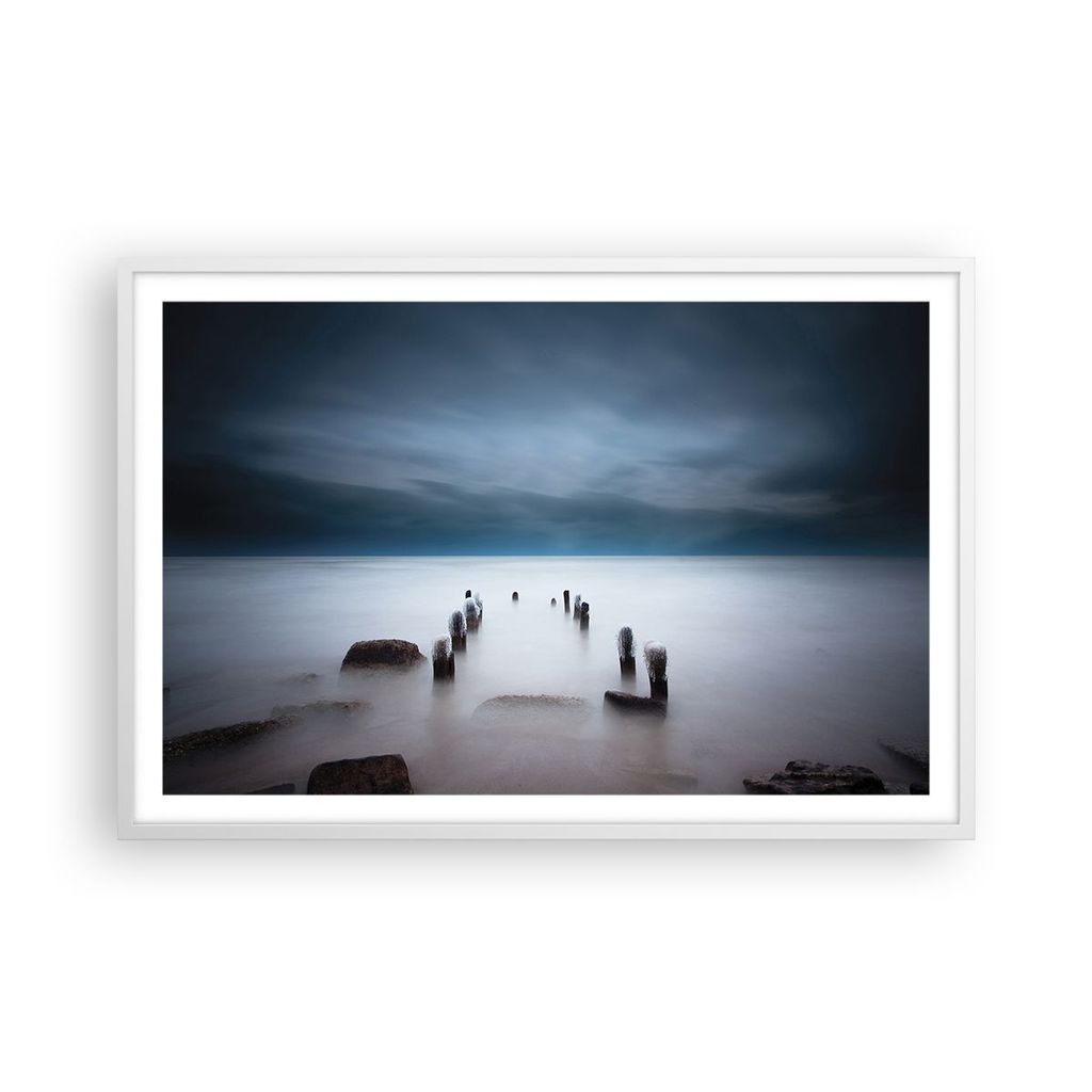 Gerahmtes Poster - Weißer Rahmen - Wellenbrecher Nebel Nacht - 91,5x61 cm - Wand Bild - Wanddeko - Wandbilder - Kunstposter - Wandposter - Bilderr...
