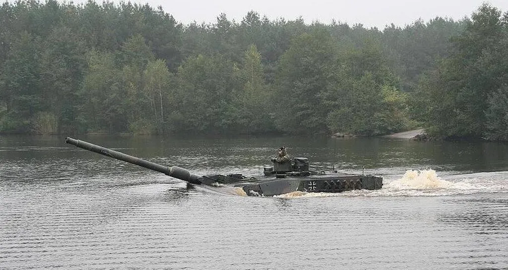 Char de combat Leopard 2 pour diorama militaire : Modèle réduit 1/48e