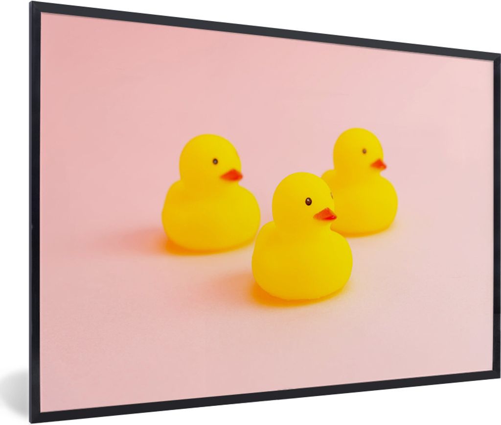 MuchoWow Gerahmtes Poster Gummi-Enten - Gelb - Rosa 90x60 cm - Poster mit Schwarzem Bilderrahmen Wandposter Rahmen Foto Bilder - Fotorahmen - Fot...