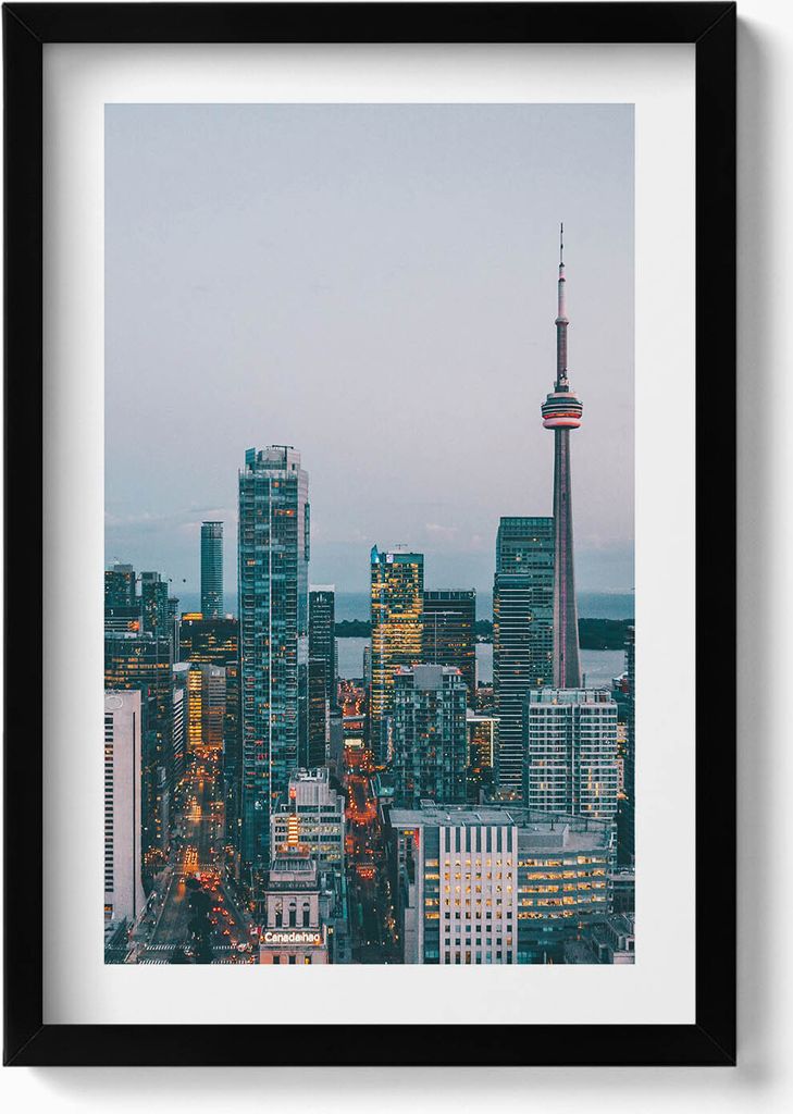 Panorama der Stadt am Abend– Wandbild mit Rahmen – Gerahmtes Bild – Wanddekoration – 40x60 cm – Schwarz