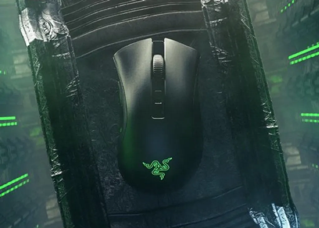 Razer DeathAdder V2 Pro avec capteur Focus+ et switch optique gaming