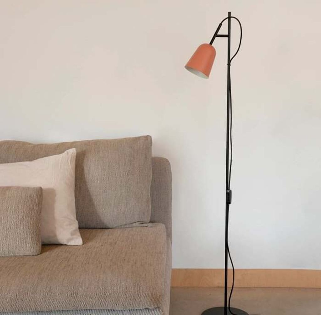 FARO STUDIO Stehleuchte in Rosa, 132,5 cm hoch, mit Baumzweig-Design für E14 Leuchtmittel
