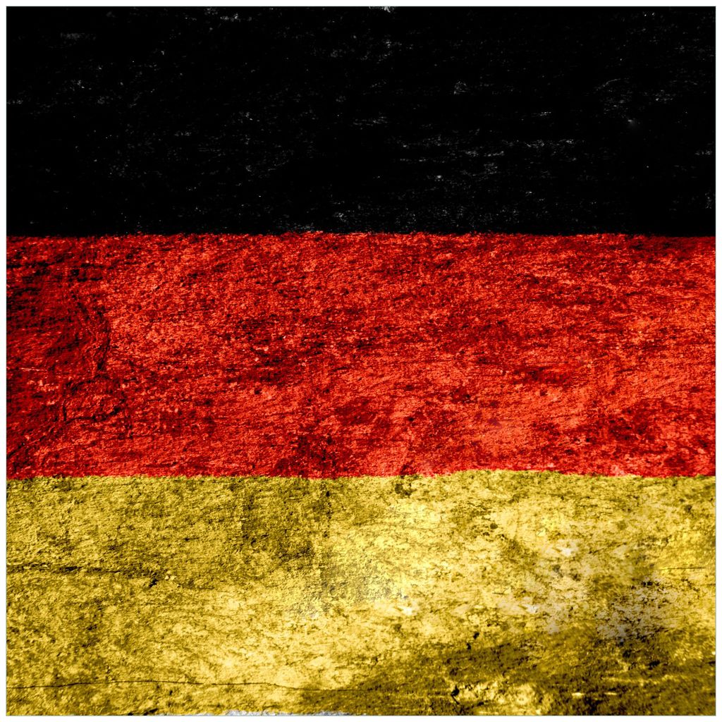 Wallario Möbeldesign / Aufkleber, geeignet für Ikea Lack Tisch - Verwitterte Deutschland-Fahne in schwarz rot gold in 55 x 55 cm