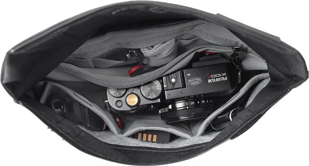 Custodia Peak Design Field Pouch v2 Nero | Resistente all'Acqua - 3