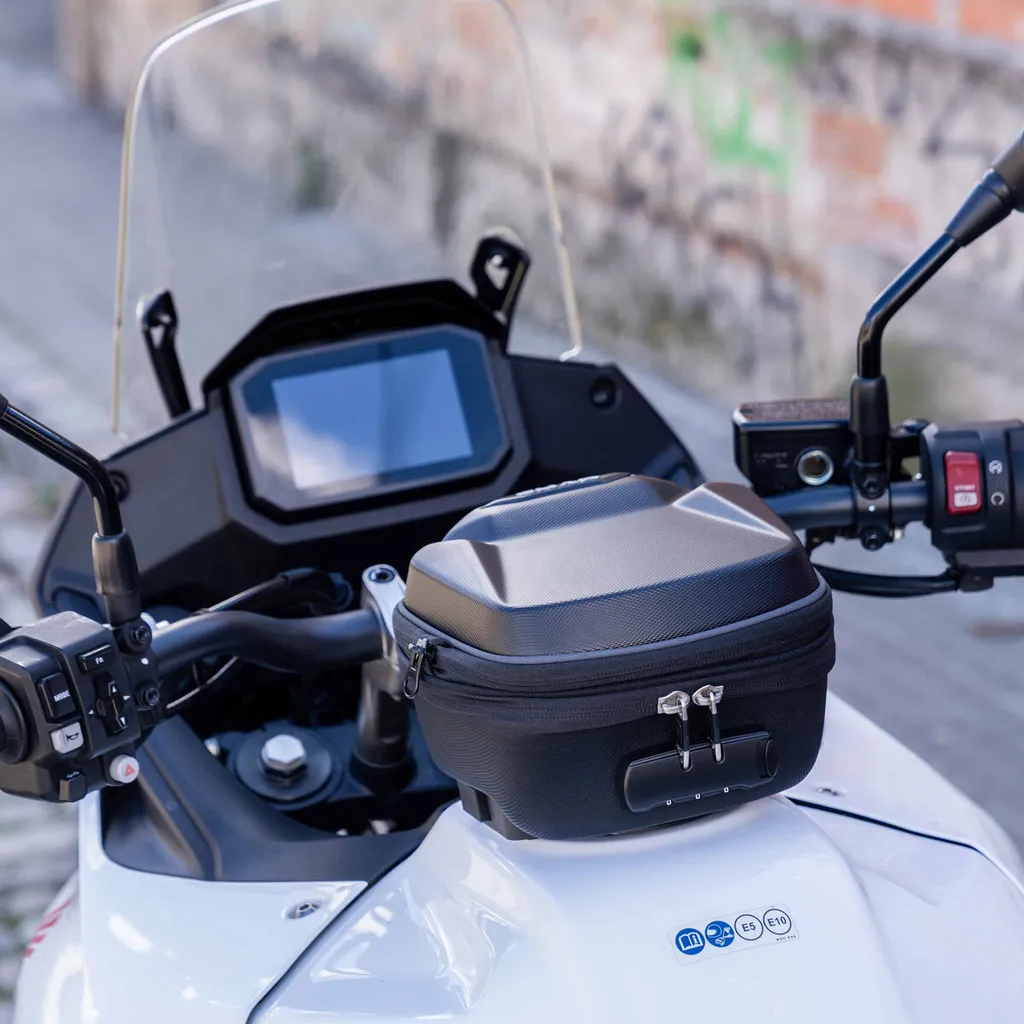 Borsa Serbatoio SHAD E03CL PRO: Click System e Sicurezza Totale - 10