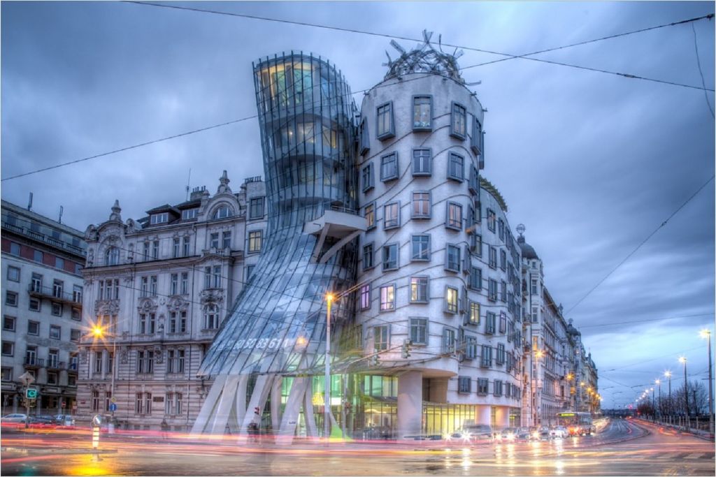 Wallario Poster - Das Tanzende Haus in Prag - Tschechien, Kunstdruck Größe: 100 x 150 cm
