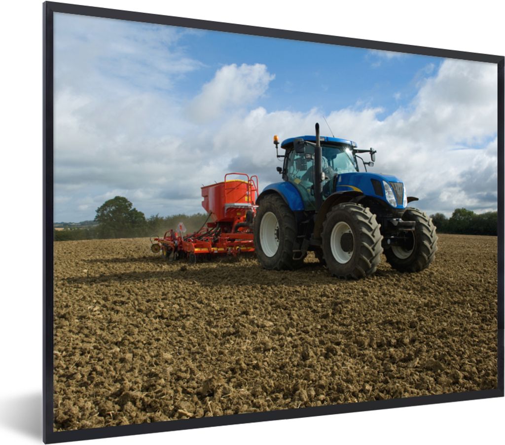 MuchoWow Gerahmtes Poster Traktor - Blau - Landleben - Wolken 40x30 cm - Poster mit Schwarzem Bilderrahmen Wandposter Rahmen Foto Bilder - Kunstp...
