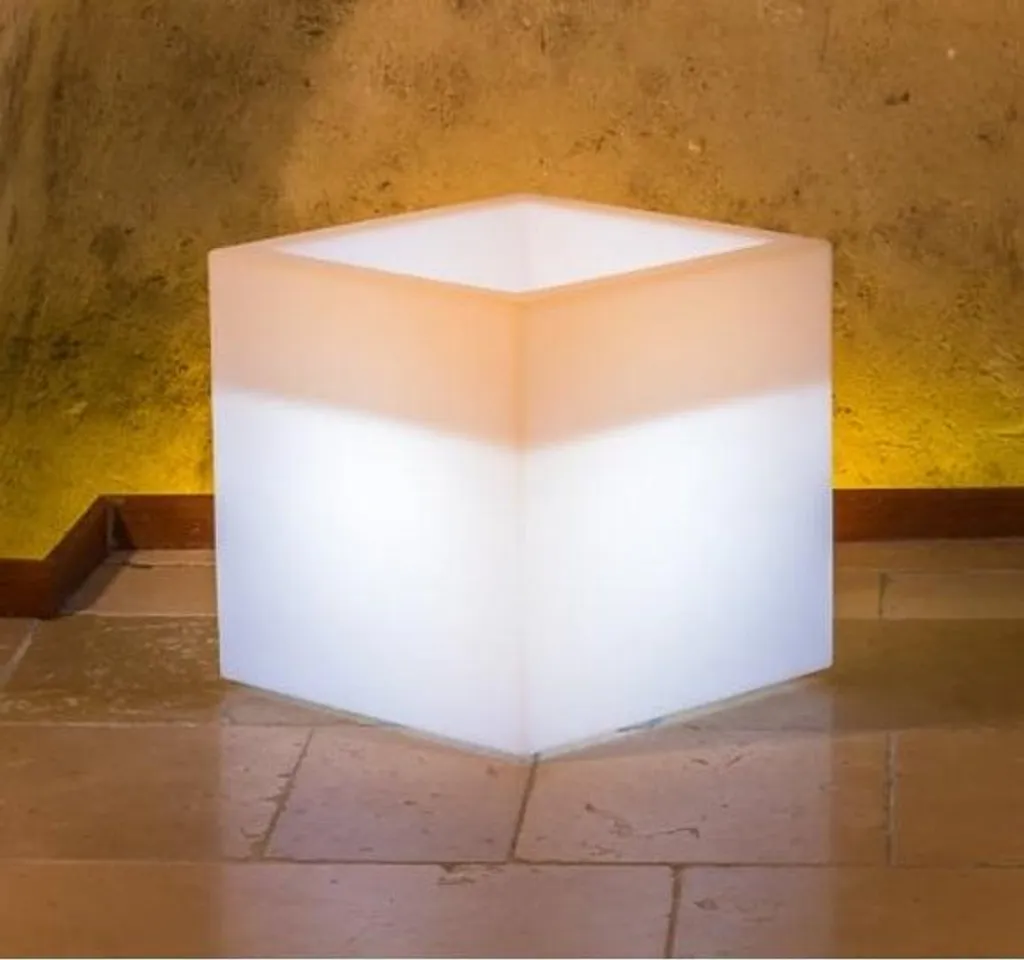 Jardinière LED Square Light multicolore pour extérieur bar et resto