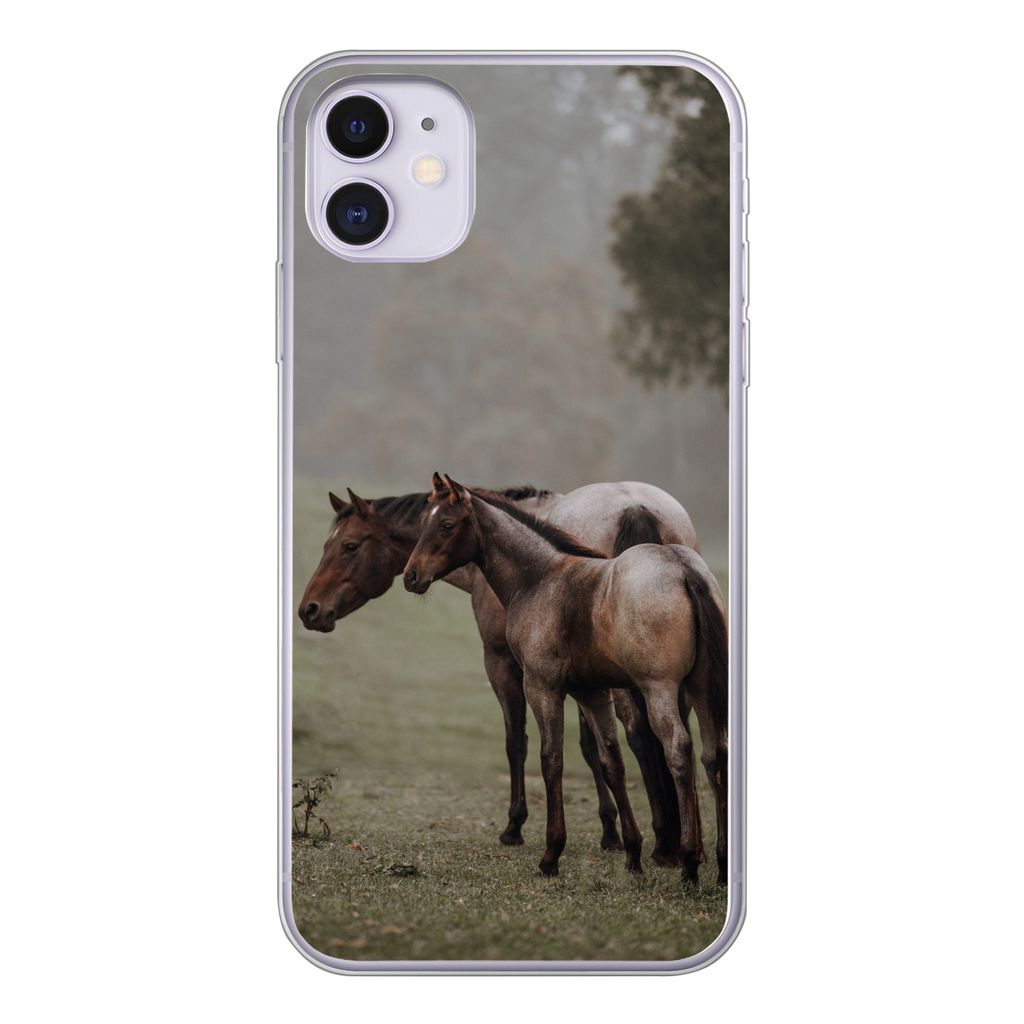 MuchoWow Handyhülle Schutzhülle Hülle für iPhone 11 Pferde - Natur - Nebel Silikon Softcase Handy Hülle - Handytasche