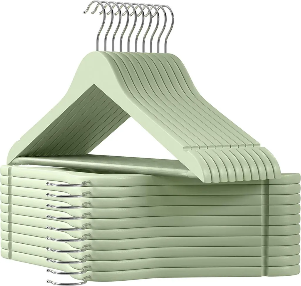 Optimisez votre rangement dressing avec 20 cintres en bois vert et argent