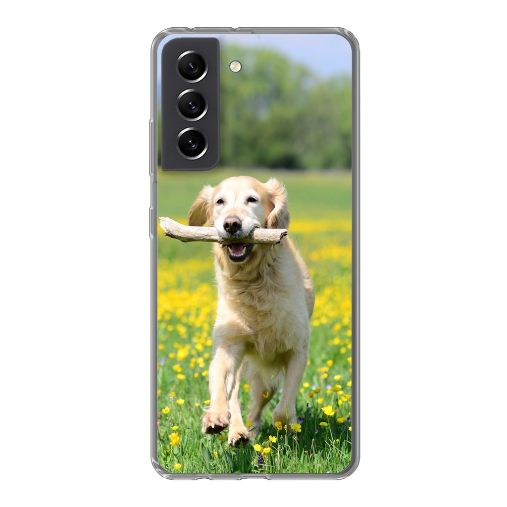 MuchoWow Handyhülle Schutzhülle Hülle für Samsung Galaxy S21 FE Golden Retriever mit einem Zweig im Maul zwischen gelben Blumen Silikon Softc...
