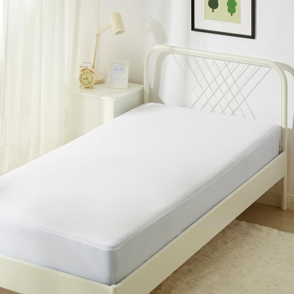 Amazon Basics Matratzenschoner - 45 cm Tiefe wasserdichte Geräuschlose Waschbare Matratzenauflage, 90 x 200 cm, Weiß