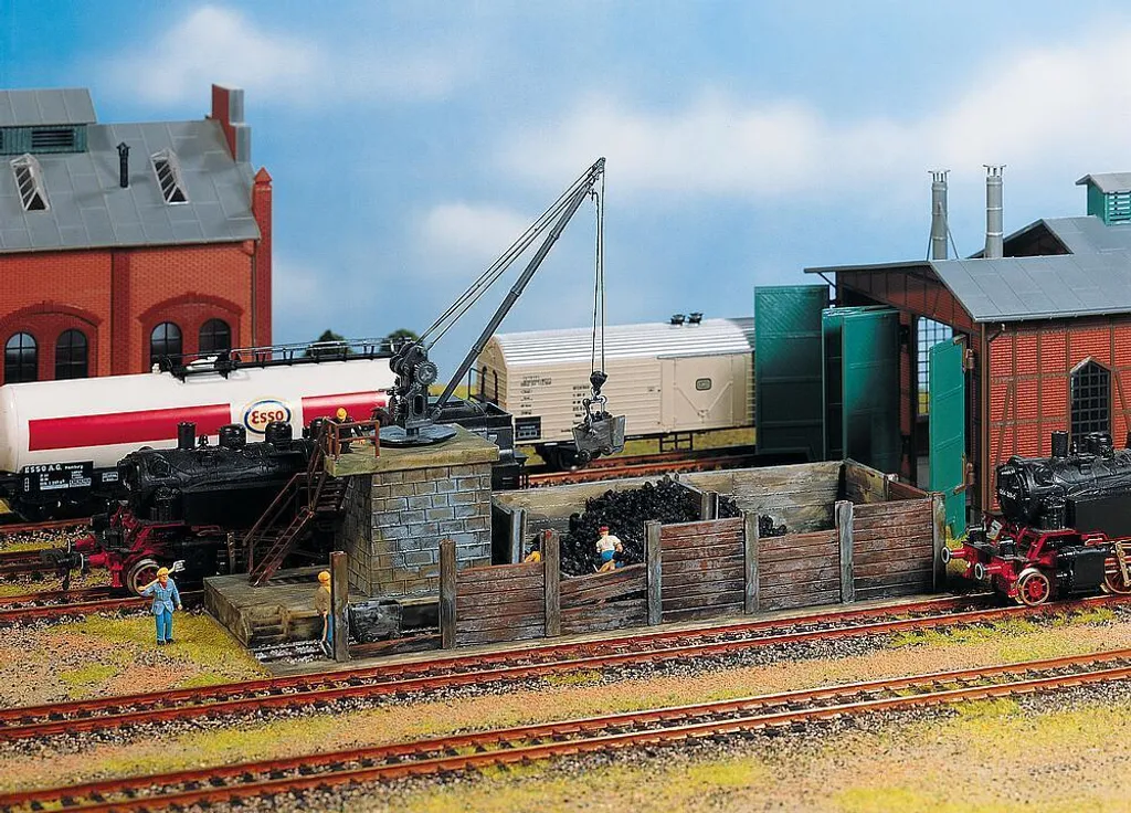 Petit parc à charbon miniature H0 Faller pour décor de gare vapeur