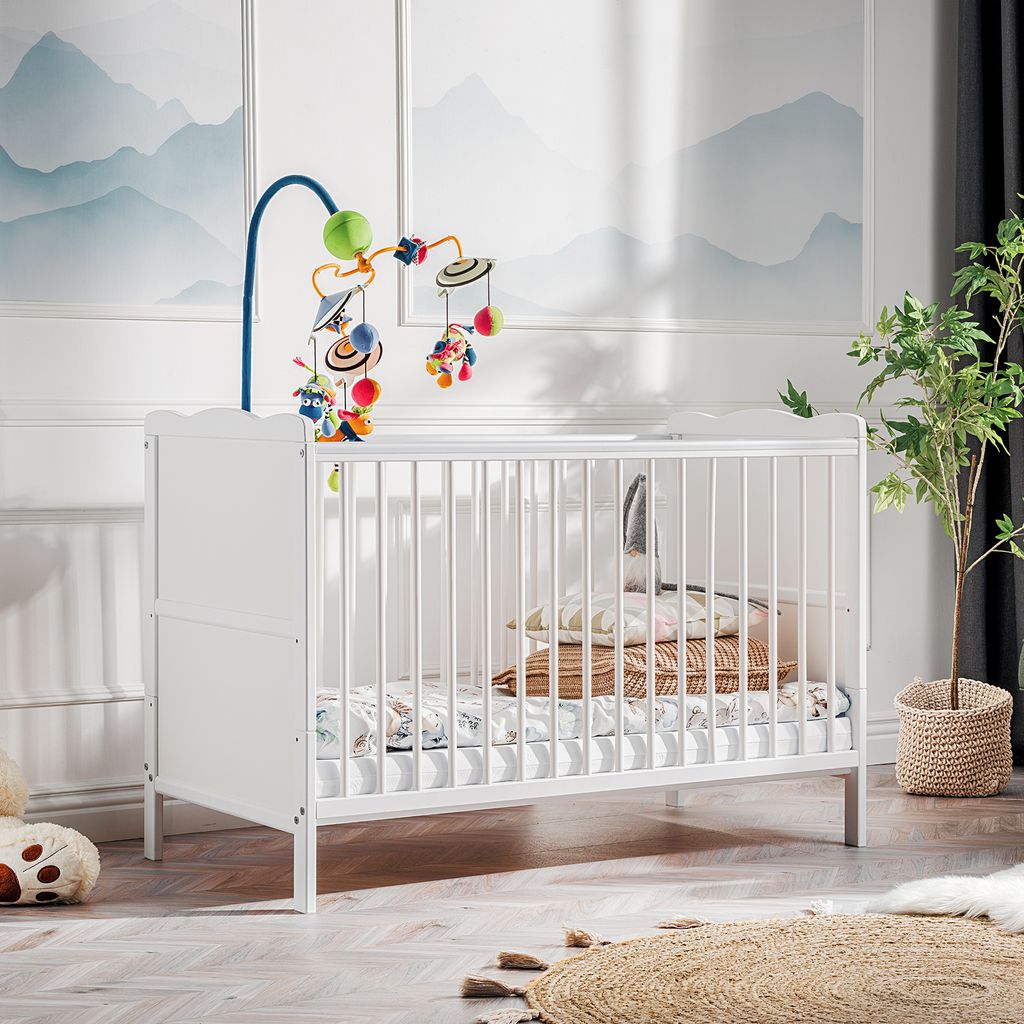 Komodee, Kinderbett Aurora, 60 x 120 cm, Umbaubar zum Juniorbett, Hypoallergene Schaumstoffmatratze