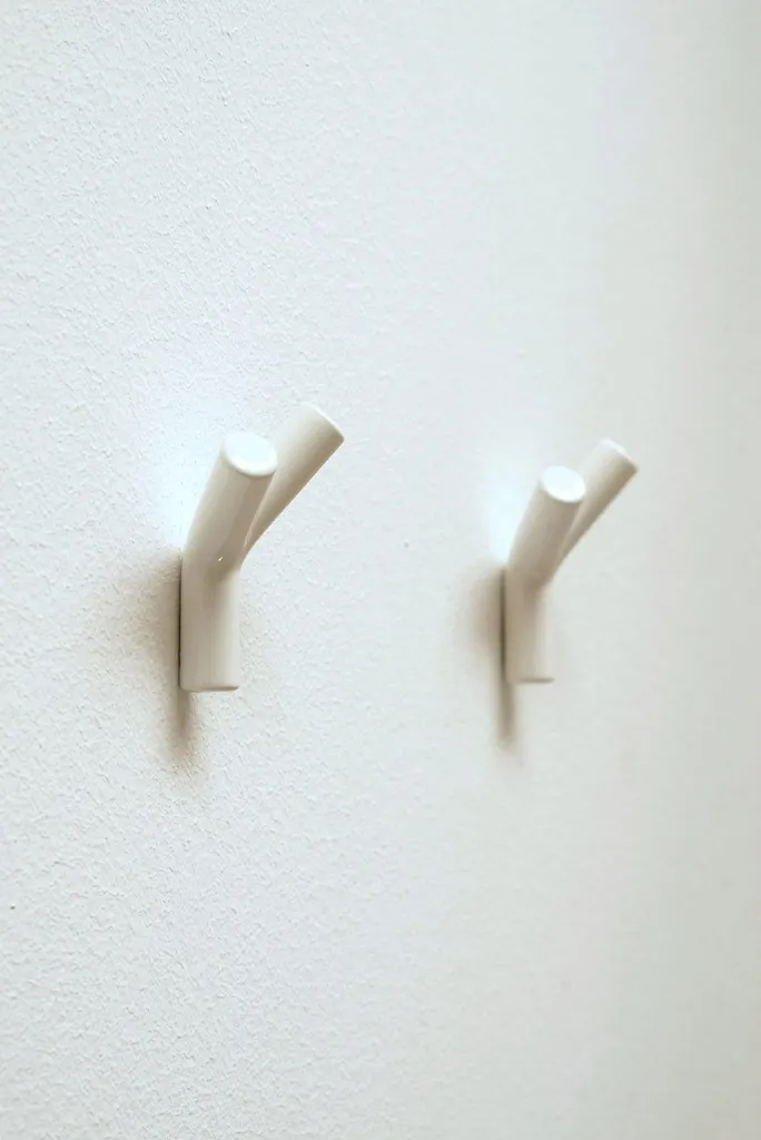Solution de Rangement Mural Robuste : Crochet de Vestiaire Blanc Zamak - 4