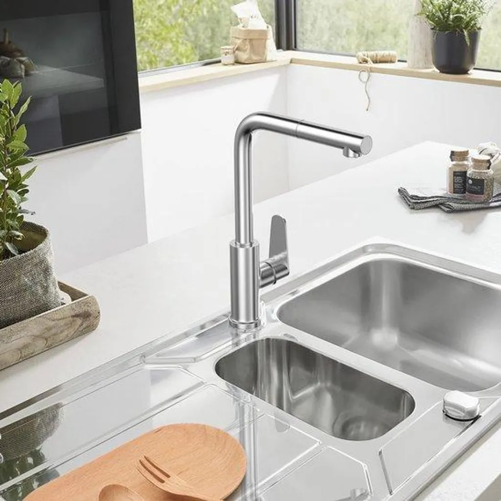 Robinet de cuisine avec douchette pour nettoyage facile des grands plats