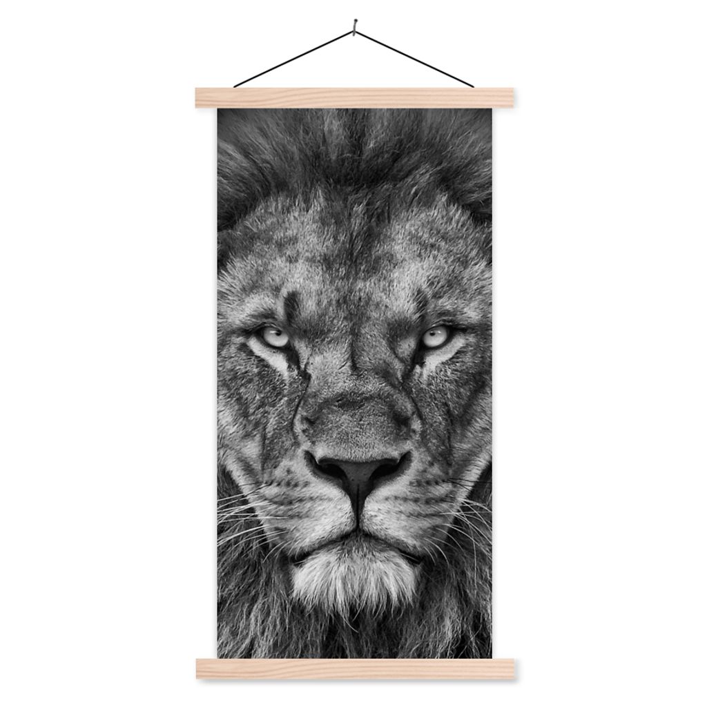 MuchoWow Textilposter Tiere - Löwe - Schwarz - Weiß - Porträt 60x120 cm mit holzfarbenen Rahmen - Holz
