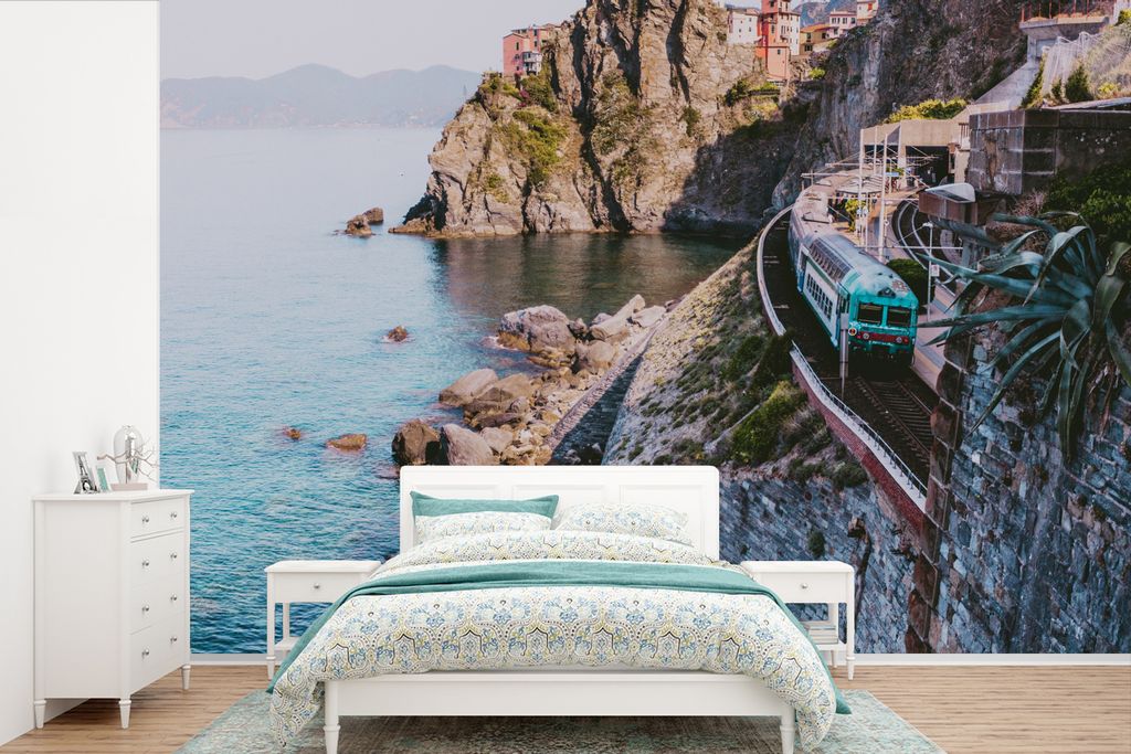 MuchoWow Fototapete für Wohnzimmer oder Schlafzimmer Wandtapete Vinyl Motivtapete Italien - Zug - Meer - 360x240 cm - Vinyl-Tapete