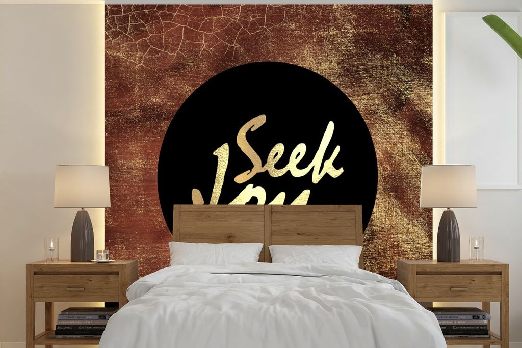 MuchoWow Fototapete für Wohnzimmer oder Schlafzimmer Wandtapete Vinyl Motivtapete Zitate - Glück - Gold - Braun - 300x300 cm - Wanddekoration