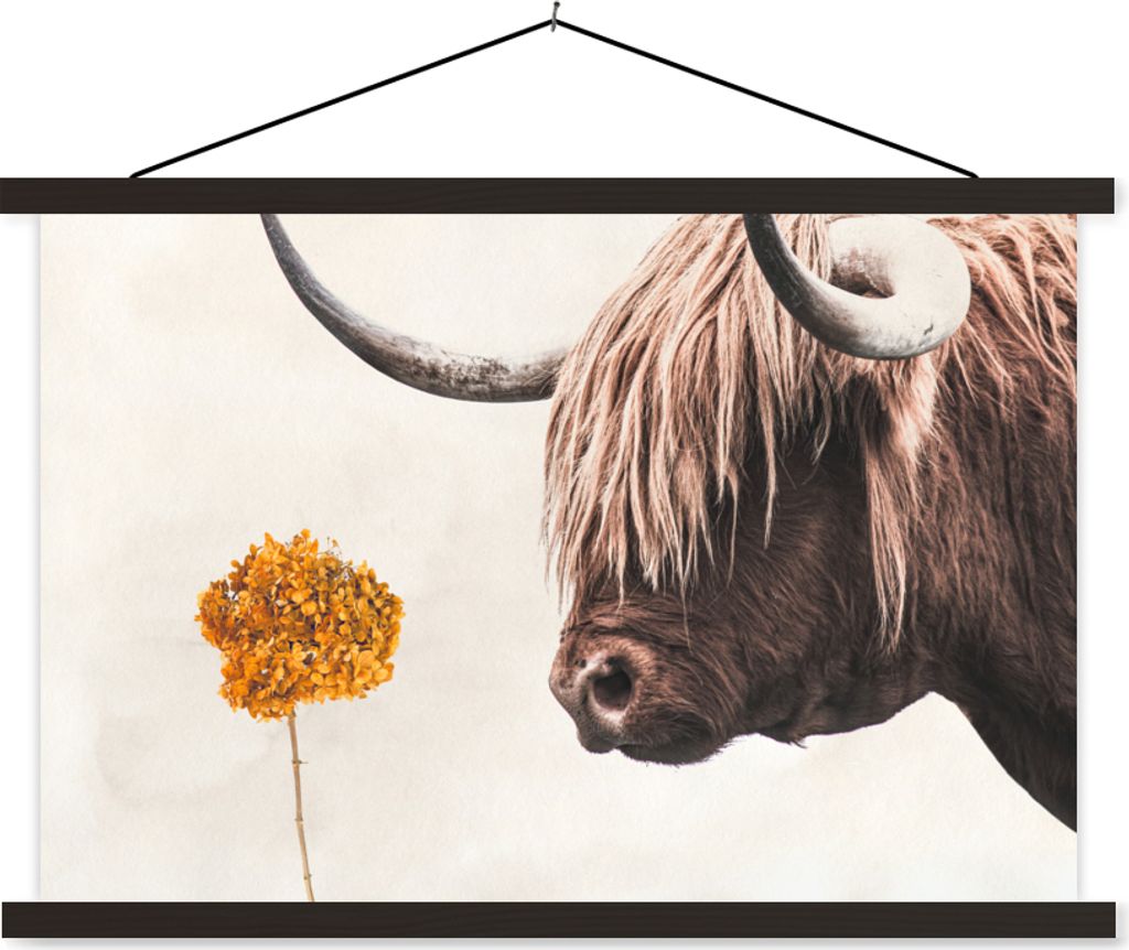 MuchoWow Textilposter Schottisches Hochlandrind - Blume - Orange 120x80 cm mit schwarzem Rahmen - Wanddeko