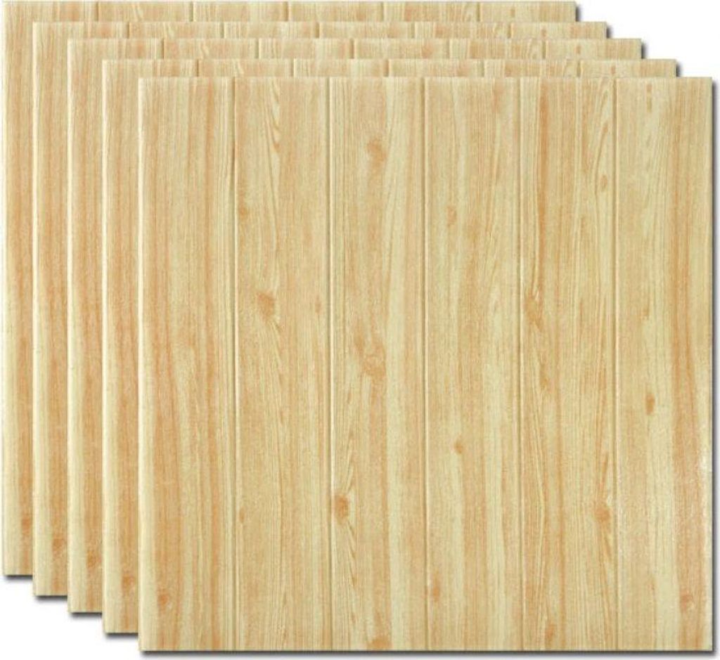 Stapel heller Holzkern-Schaumstoff-Wandpaneele mit vertikalem Brettdesign