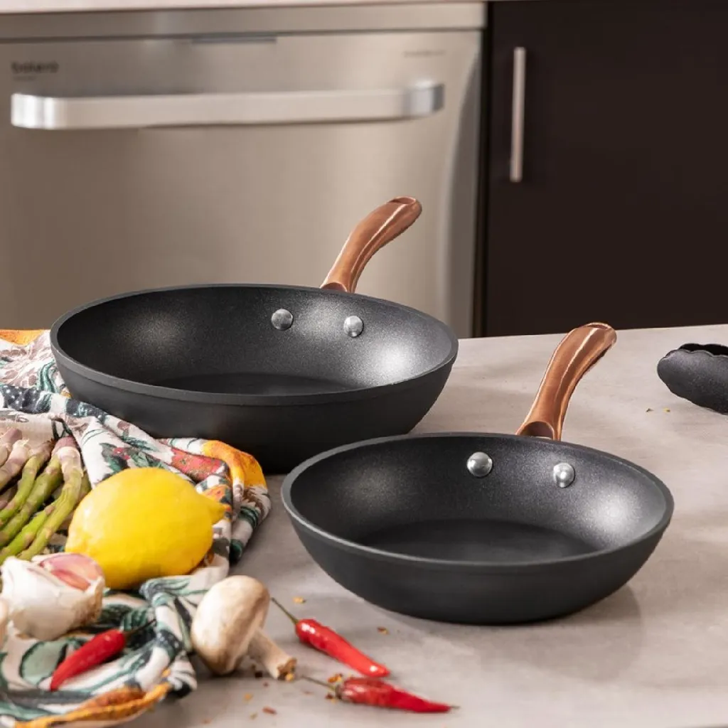 Cecotec Set di padelle Polka Classy 20-24 Bucket Set Steel, diametro 20-24 cm, acciaio inox 18/10, rivestimento antiaderente, manico rivettato, adatto a tutti i tipi di cucine