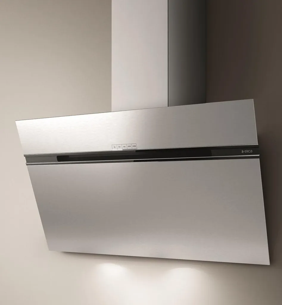 Hotte inclinée Elica Stripe Lux 90 cm : évitez buée et graisses en cuisine