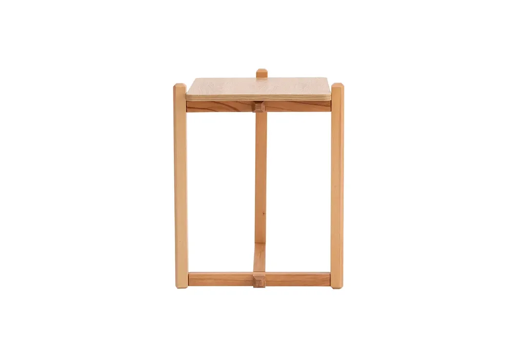 Petite table d'appoint robuste 100% mélaminée Maya finition bois clair