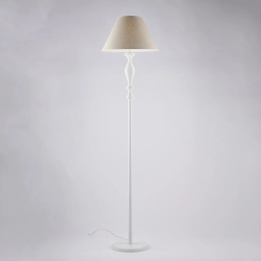 Éclairage de salon doux : lampadaire bois Cascina anti-éblouissement
