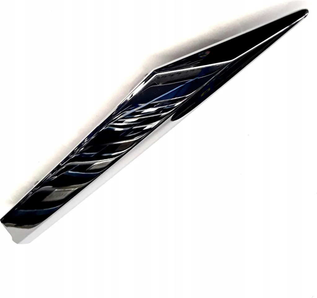 Baguette Grille Volvo XC60 : Remplacez votre Moulure Rayée par du Chrome