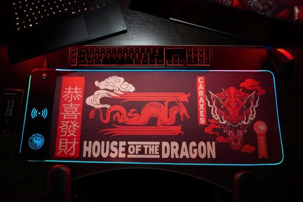 Tapis de Bureau XXL House of the Dragon pour Gaming et Charge Smartphone