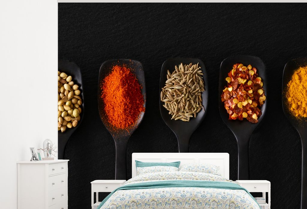 MuchoWow Fototapete für Wohnzimmer oder Schlafzimmer Wandtapete Vinyl Motivtapete Löffel - Gewürze - Schwarz - Gewürze - Rustikal - 300x240 c...
