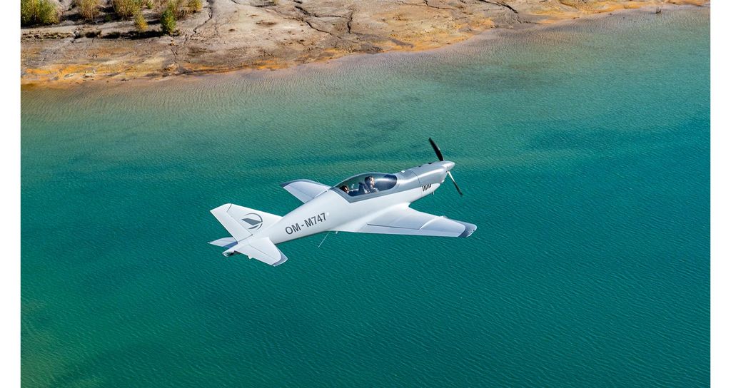 Jochen Schweizer Jet-Trainer selber fliegen Lübeck (30 Min.); Erlebnis verschenken oder selbst erleben; Gutschein gültig für 1 Person