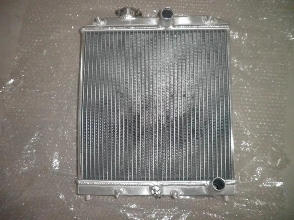 Radiateur Aluminium 350x358x52mm pour Voitures Compactes 1992-2000