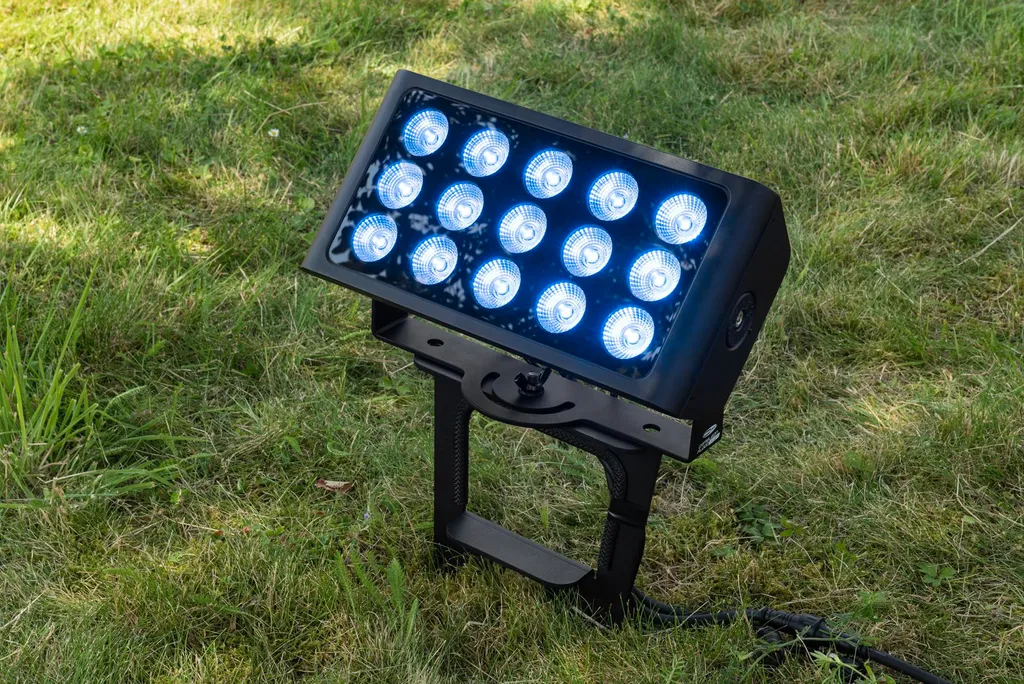 Ancrage TerraFix 2 SHOWGEAR haute résistance pour sol difficile 40cm