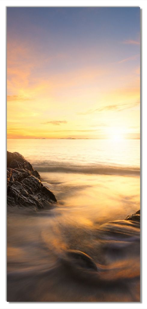 Wallario selbstklebende Türtapete 100 x 220 cm - Sonne über dem Meer mit Felsenlandschaft - Abwischbar, rückstandsfrei zu entfernen