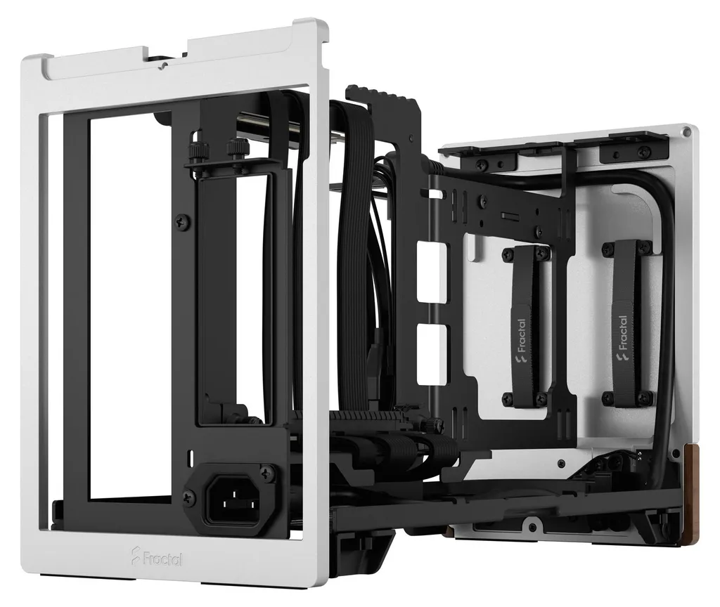 Boîtier PC portable Fractal Design Terra Silver pour créateur exigeant - 15