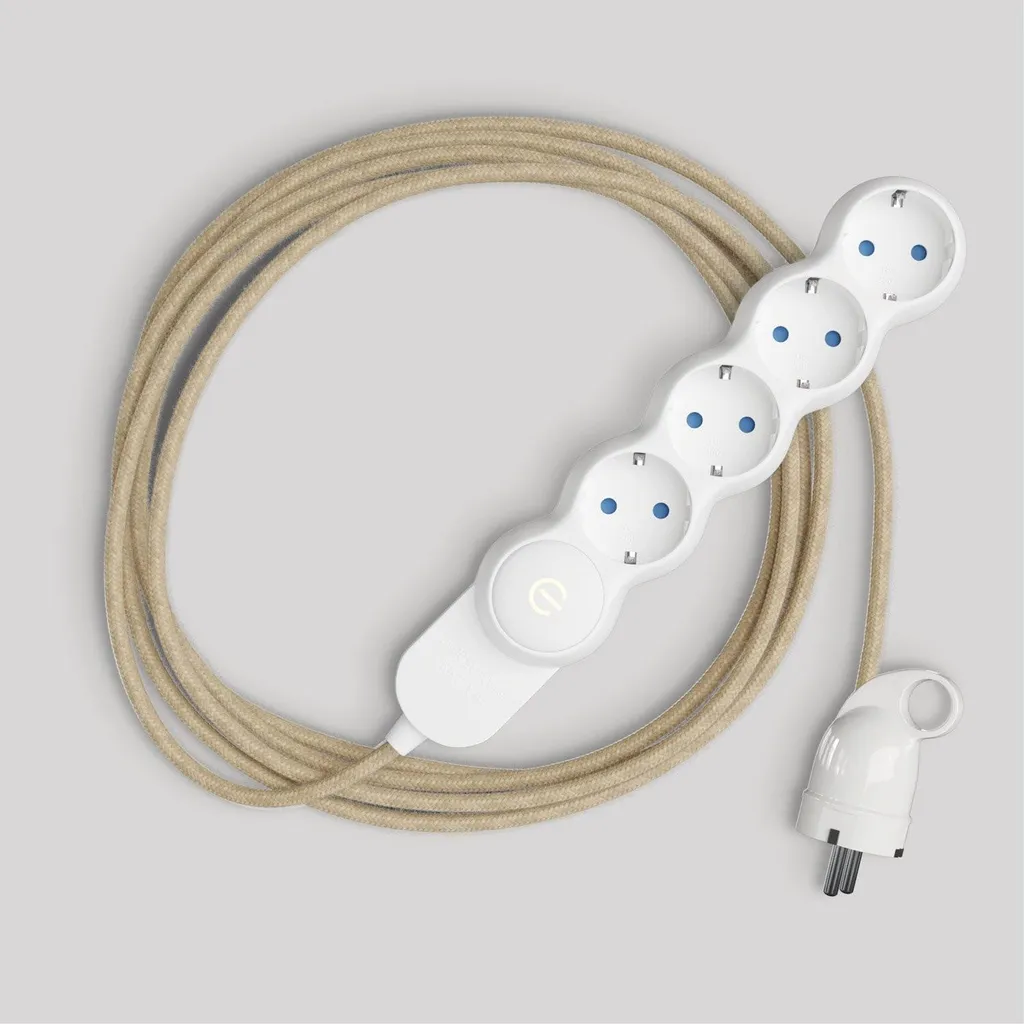 Multiprise Creative-Cables avec câble en jute naturelle et fiche Schuko