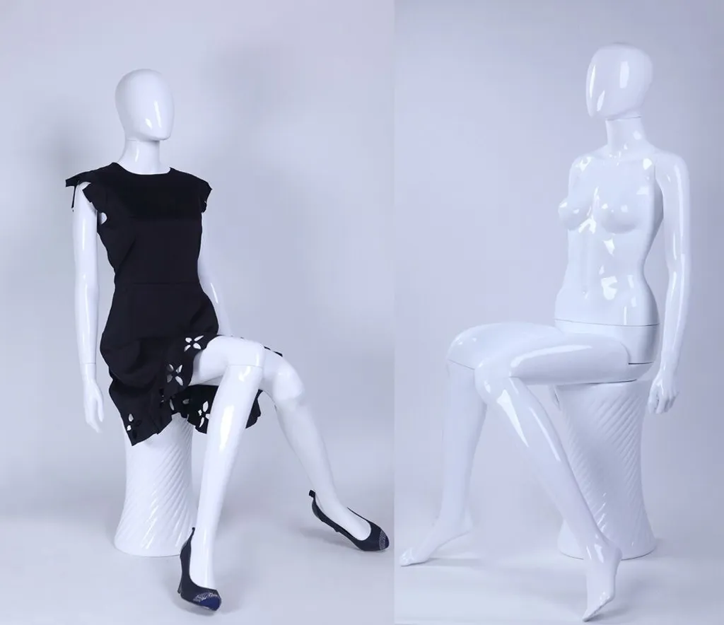 Mannequin vitrine femme assise abstraite laquée blanche de luxe