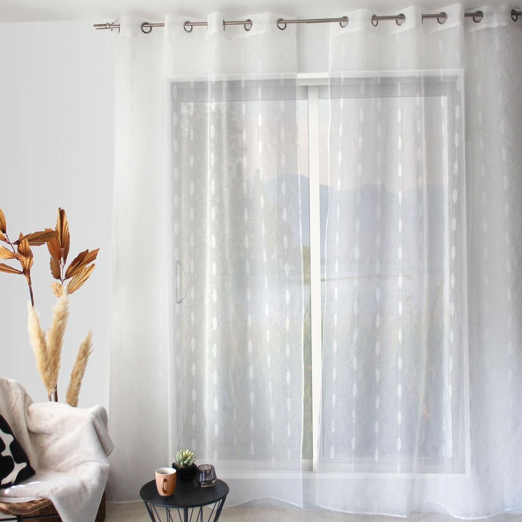 Jacquard-Voile mit ovalen Punkten und Metallösen