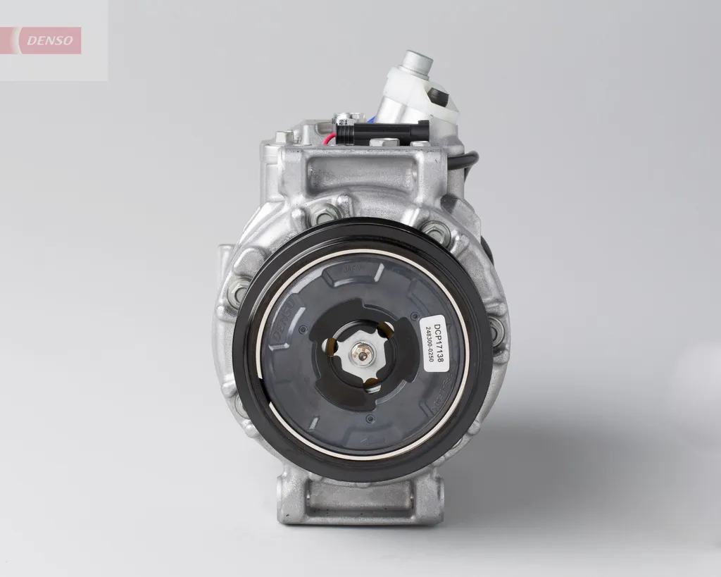 Compresseur de climatisation DENSO DCP17138 d'origine pour auto