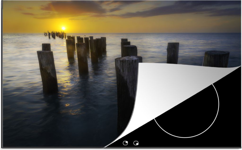 KitchenYeah Herdabdeckplatte Holzpfähle im Golf von Mexiko bei Sonnenuntergang, Florida , 81x52cm, Küche Deko, Ceranfeld Herdabdeckung, Abdeckp...