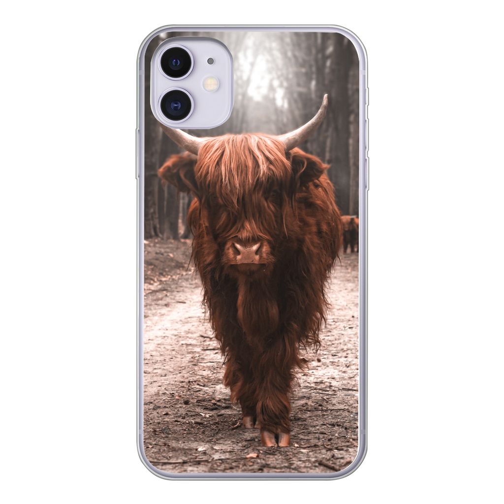 MuchoWow Handyhülle Schutzhülle Hülle für iPhone 11 Schottischer Hochländer - Wald - Kuh - Tiere - Natur Silikon Softcase Handy Hülle - Han...