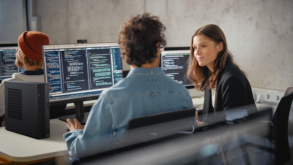 ASUS ExpertCenter D5 SFF S501SER-714700020W Intel CoreTM i7 i7-14700 16 GB DDR5-SDRAM 1 TB SSD Windows 11 Home Tower PC Schwarz