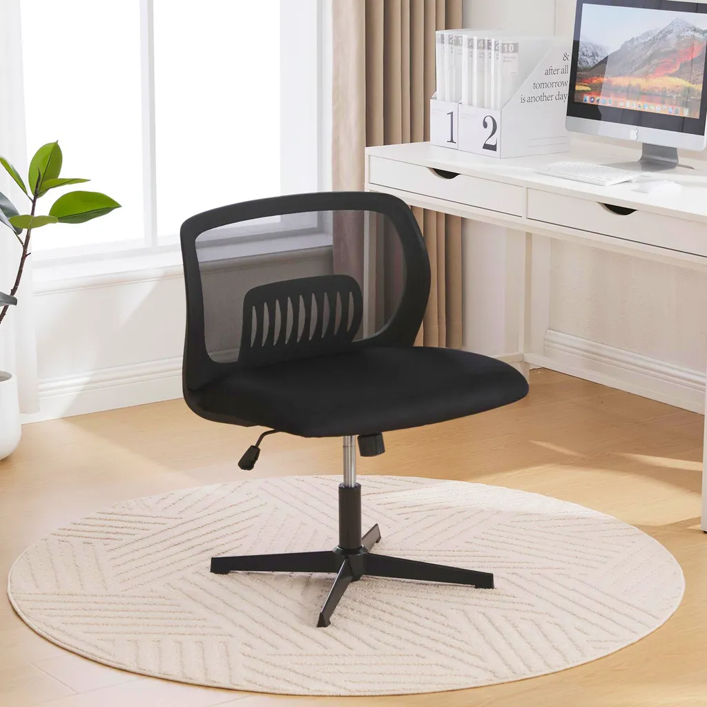 Chaise de bureau pivotante pour posture libre et assise large sans gêne