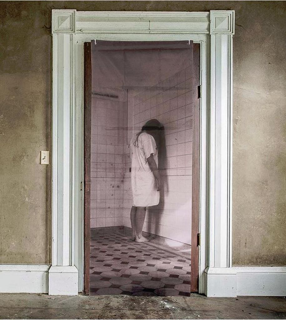 Creepy Horror Krankenhaus Türdeko mit realistischem Fotodruck 80x200 cm