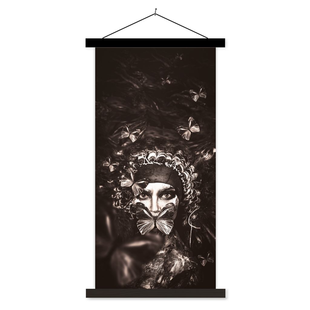 MuchoWow Textilposter Frau - Schmetterling - Schwarz - Weiß 60x120 cm mit schwarzem Rahmen - Magnete